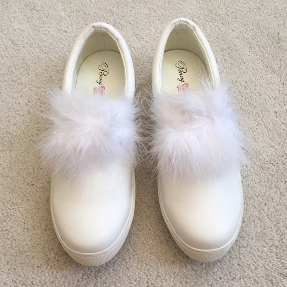 Like New Penny Loves Kenny Arty Sneaker - Picture 2 of 8